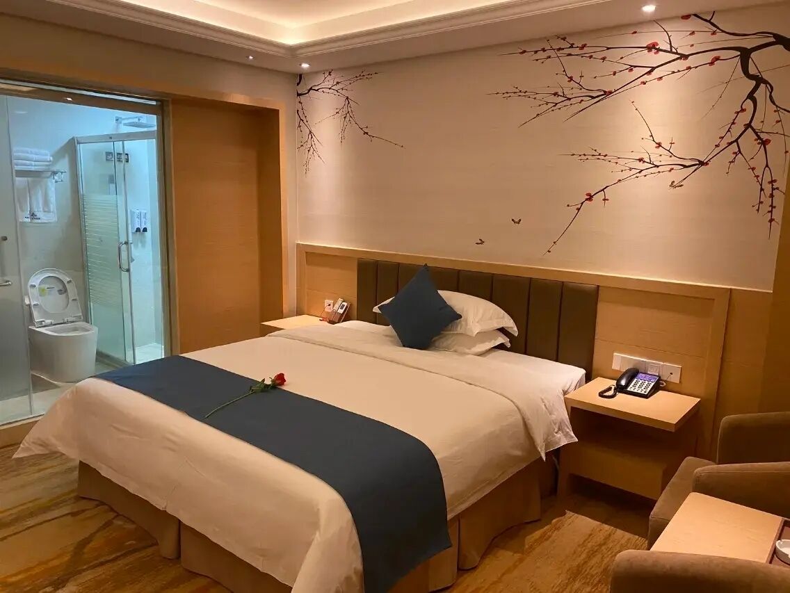 Habitación Deluxe doble, vistas a la ciudad | Escritorio y wifi gratis