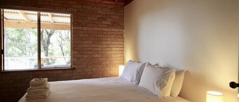 6 camere, Wi-Fi, lenzuola