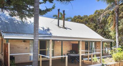 Riverscape Cottage No.11 - Riverscape - unit 11 with views over the Blackwood River and fire place
