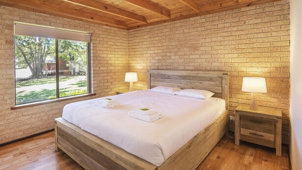 6 bedrooms, WiFi, bed sheets - Riverscape Cottage No.7 - Riverscape - unit 7 with views over the Blackwood River (Augusta)
