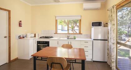 Riverscape Cottage No.8 with River Views - Riverscape - unit 8 with views over the Blackwood River