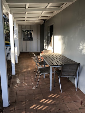 Outdoor dining - Riverscape Cottage No.1 - Riverscape Cottage No.1 A Family Gem (Augusta)