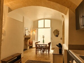 Dining - Vrbo Property (Nîmes)