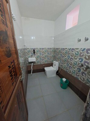 Bathroom - Sehrawat Guest House (Sakrai)