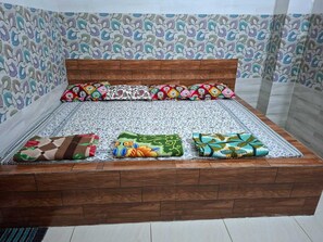 Free WiFi - Sehrawat Guest House (Sakrai)
