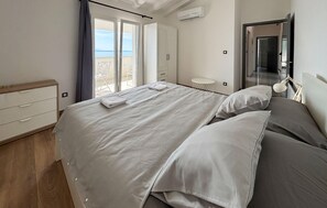 Iron/ironing board, free WiFi - Gorgeous home in Veprinac (Veprinac)