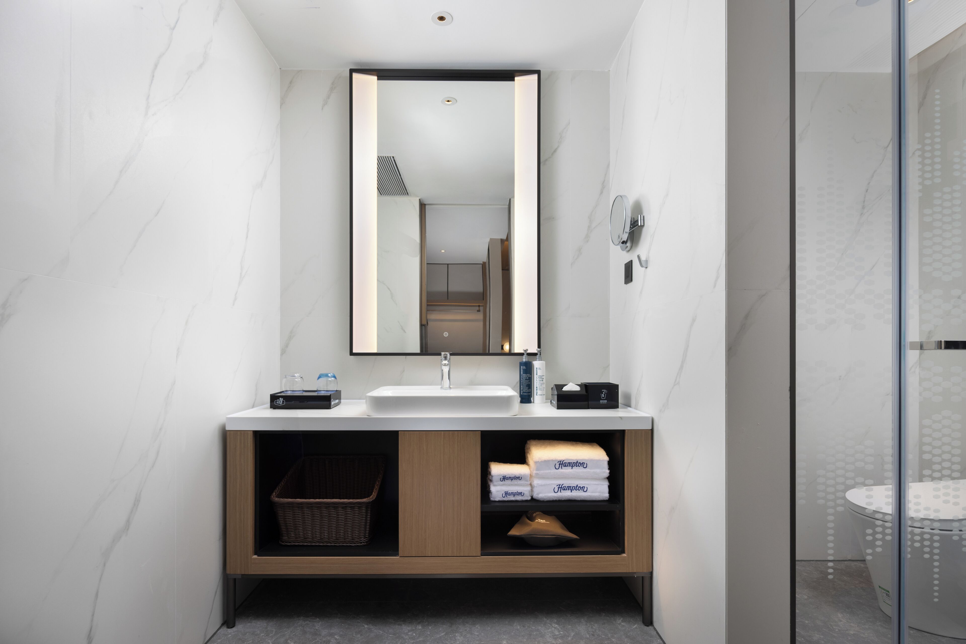 Comfort Double Room, City View | Bathroom | Shower, free toiletries, hair dryer, towels