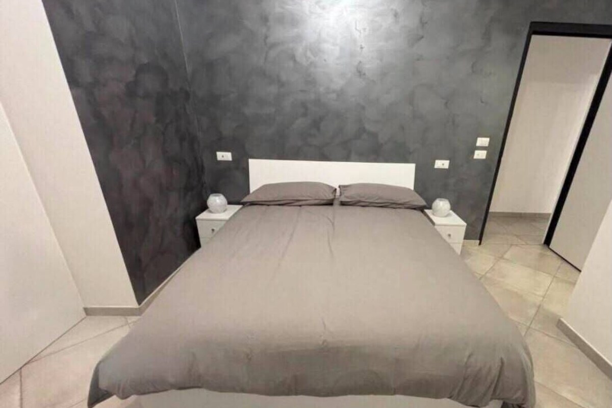 In-room safe, desk, laptop workspace, soundproofing