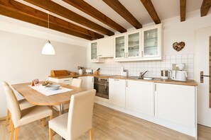 Kühlschrank, Herdplatte, Geschirrspüler