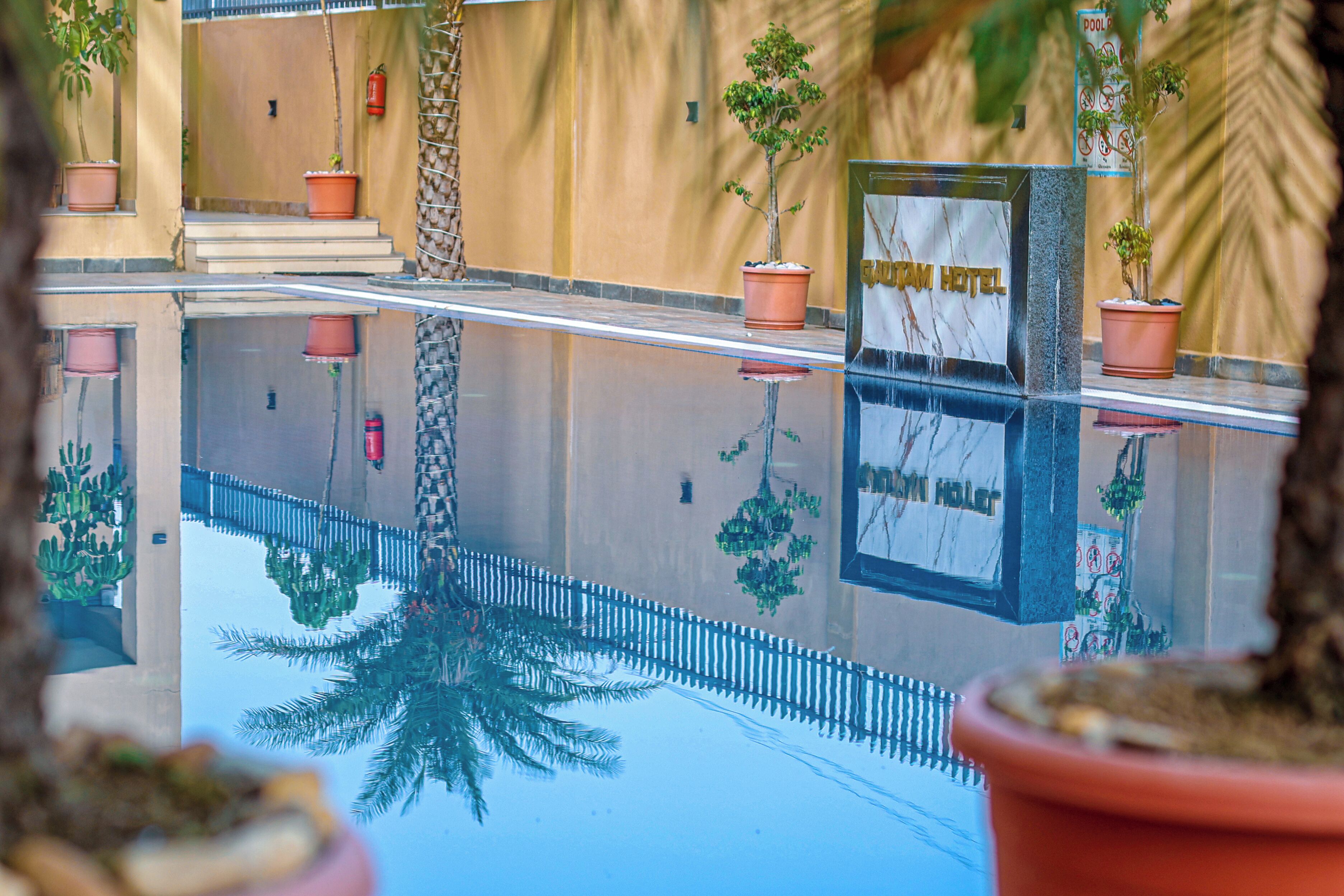 2 piscines extérieures