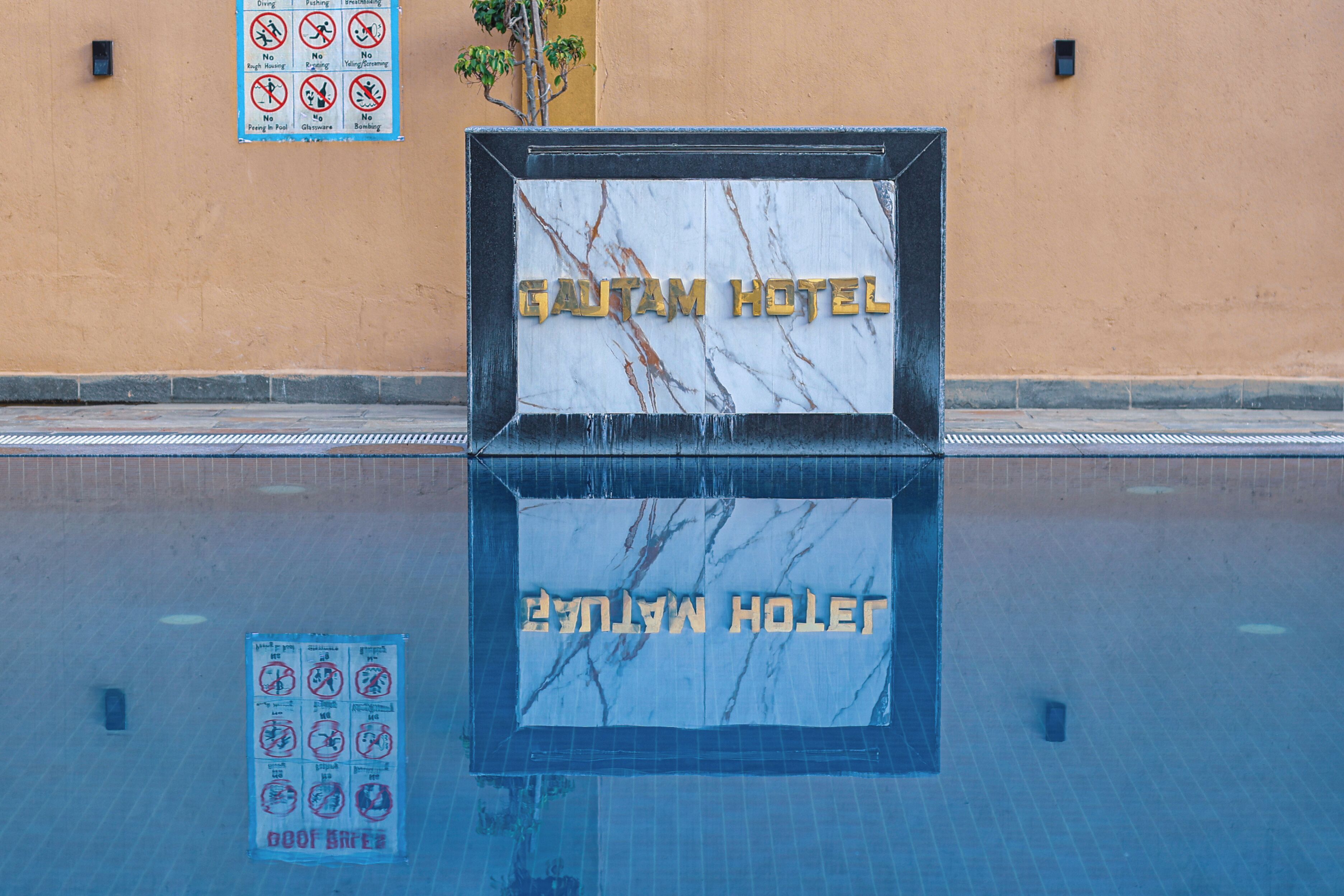 2 kolam renang outdoor