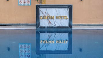 2 kolam renang outdoor