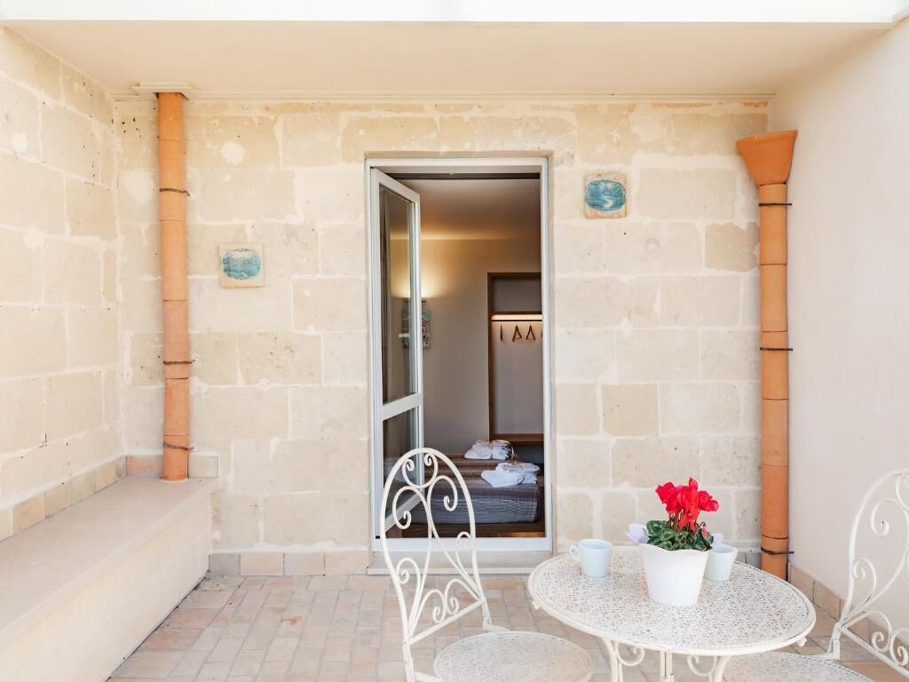 Double Room with terrace | Outdoor dining