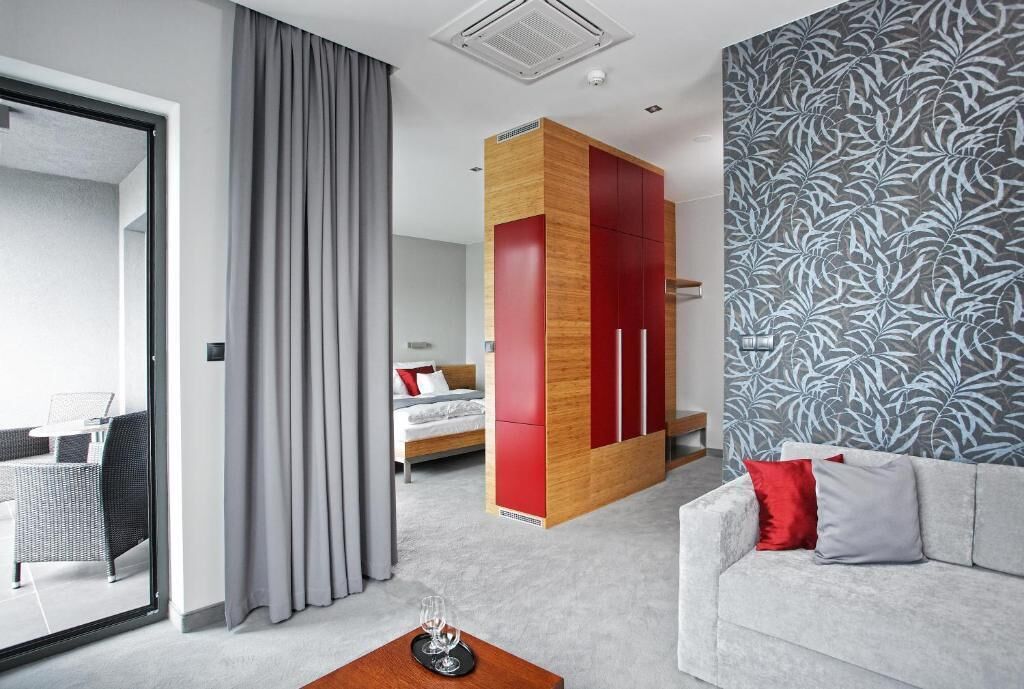 Premium Double Room, Balcony | Living area