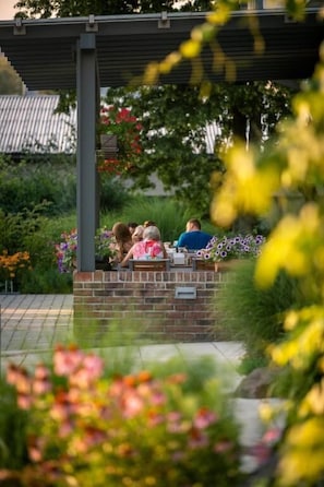 Outdoor dining - Wellness Hotel Abácie Nový Jičín (Novy Jicin)