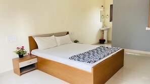 Deluxe Double Room - S J Agro Tourism (Satara)