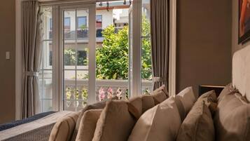 Villa, Balcony, Garden View | Interior