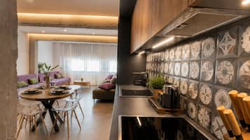Deluxe Apartment | Private kitchen