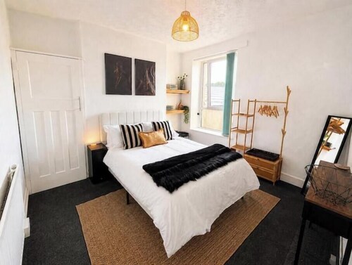 Coastal Mumbles Escape | Parking | Walk to Beach & Pier