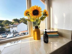 Interior - Coastal Mumbles Escape | Parking | Walk to Beach & Pier (Mumbles)