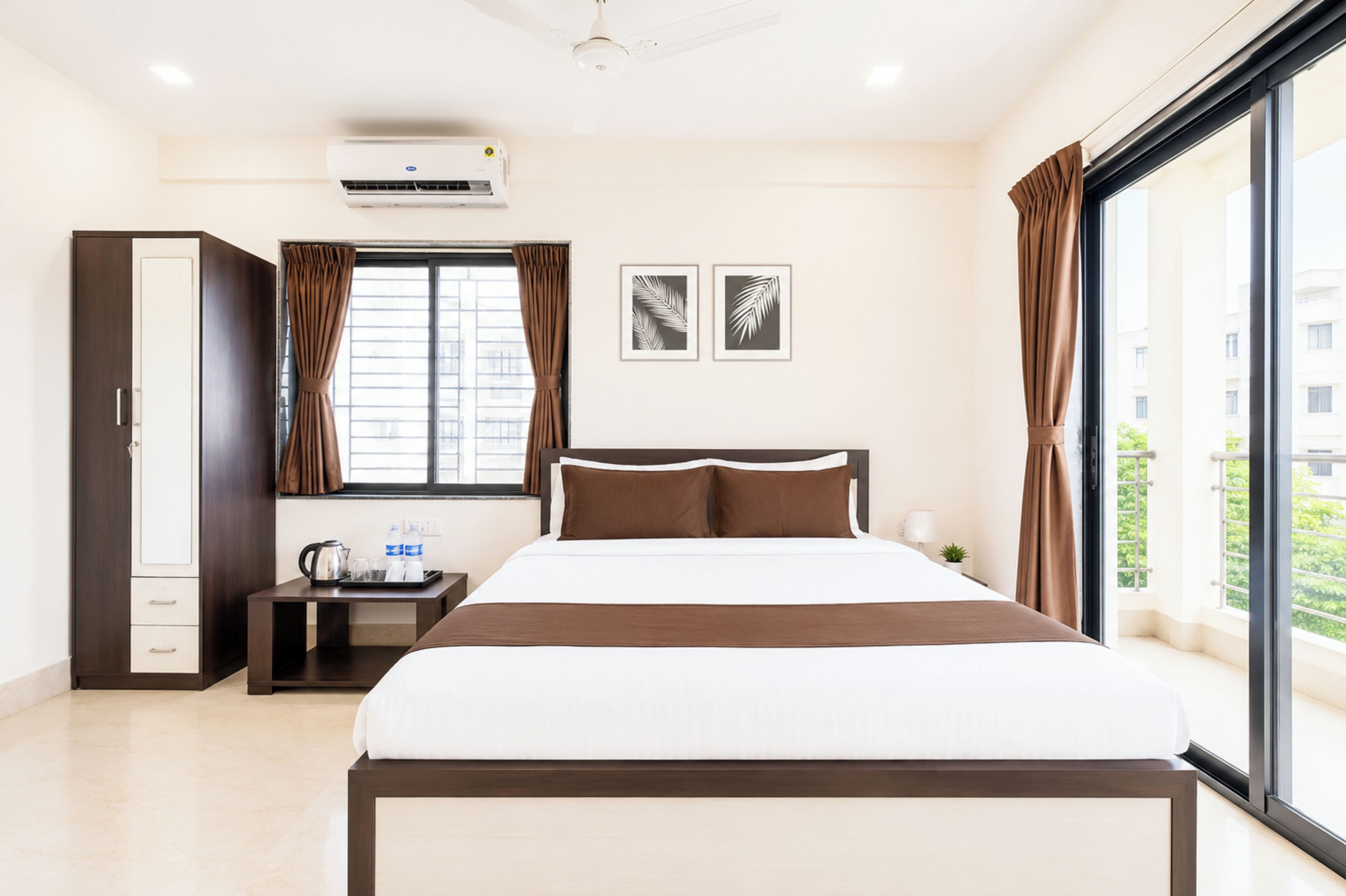 Standaard tweepersoonskamer, airconditioning | Hypoallergeen beddengoed, een bureau, geluiddichte muren, gratis wifi