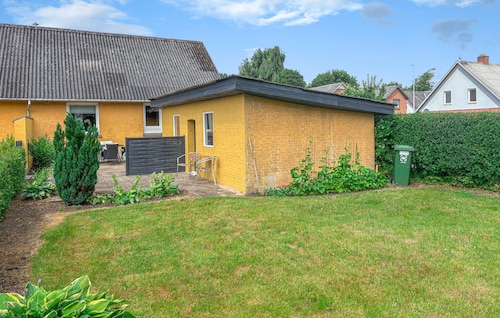 Cozy home in Roslev with WiFi