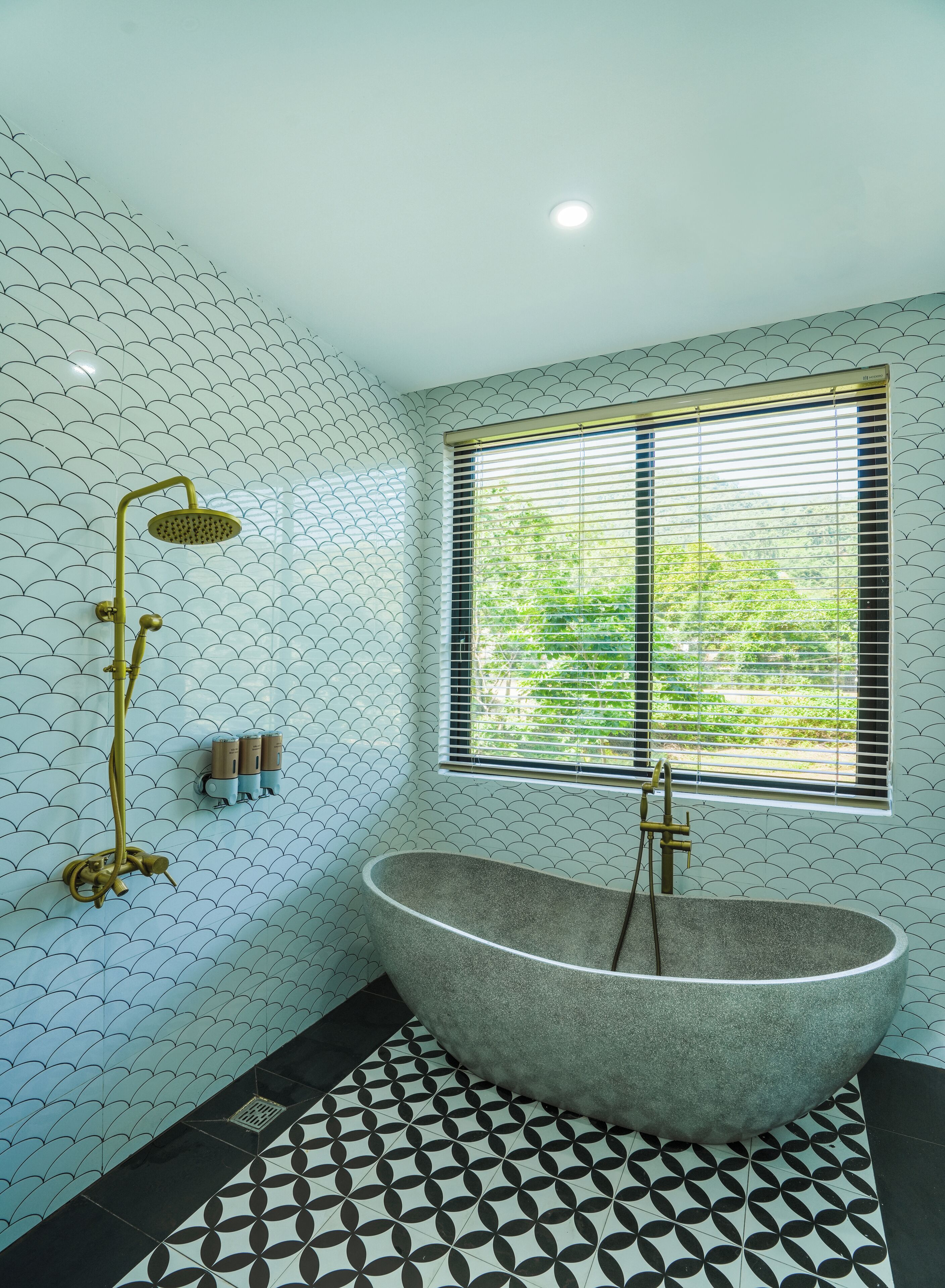Family Studio, Garden View | Bathroom | Combined shower/tub, hair dryer, towels