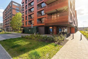 Exterior - Beige and Blue Apartment | Garden | Parking (Gdańsk)