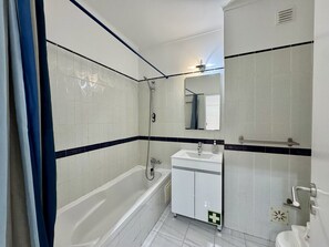 Bathroom - Quarteira Beach & Ocean View 3 by Homing (Loulé)