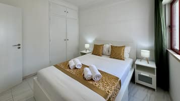 2 bedrooms, bed sheets