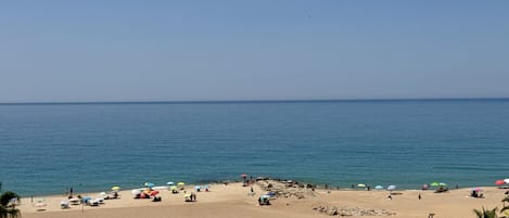 ชายหาด