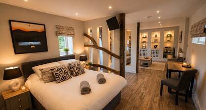 Stalls Suite at Strattons Hotel