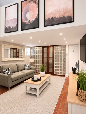 Living area - OPIUM SUITE AT STRATTONS (Swaffham)