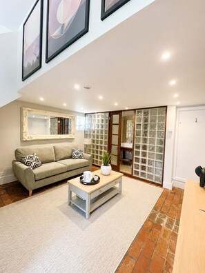 Living area - OPIUM SUITE AT STRATTONS (Swaffham)