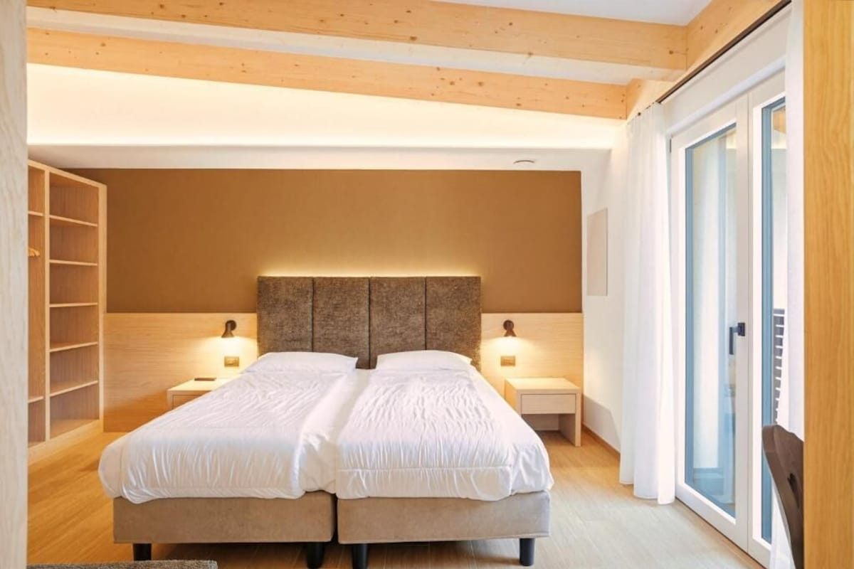 Premium Apartment | In-room safe, iron/ironing board, WiFi (free)