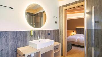 Premium Apartment | Bathroom