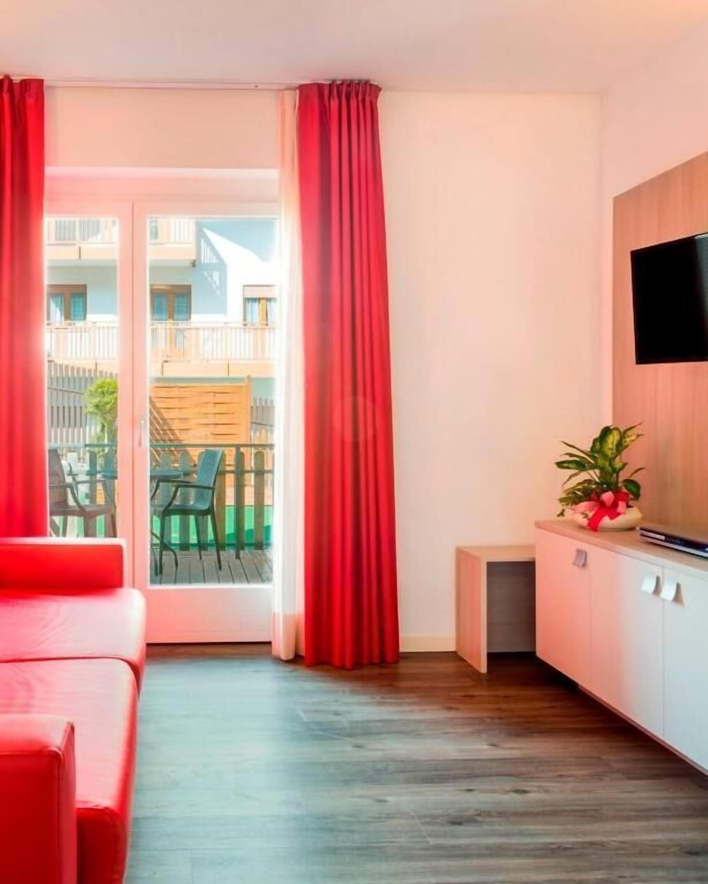 Deluxe Apartment | Living area
