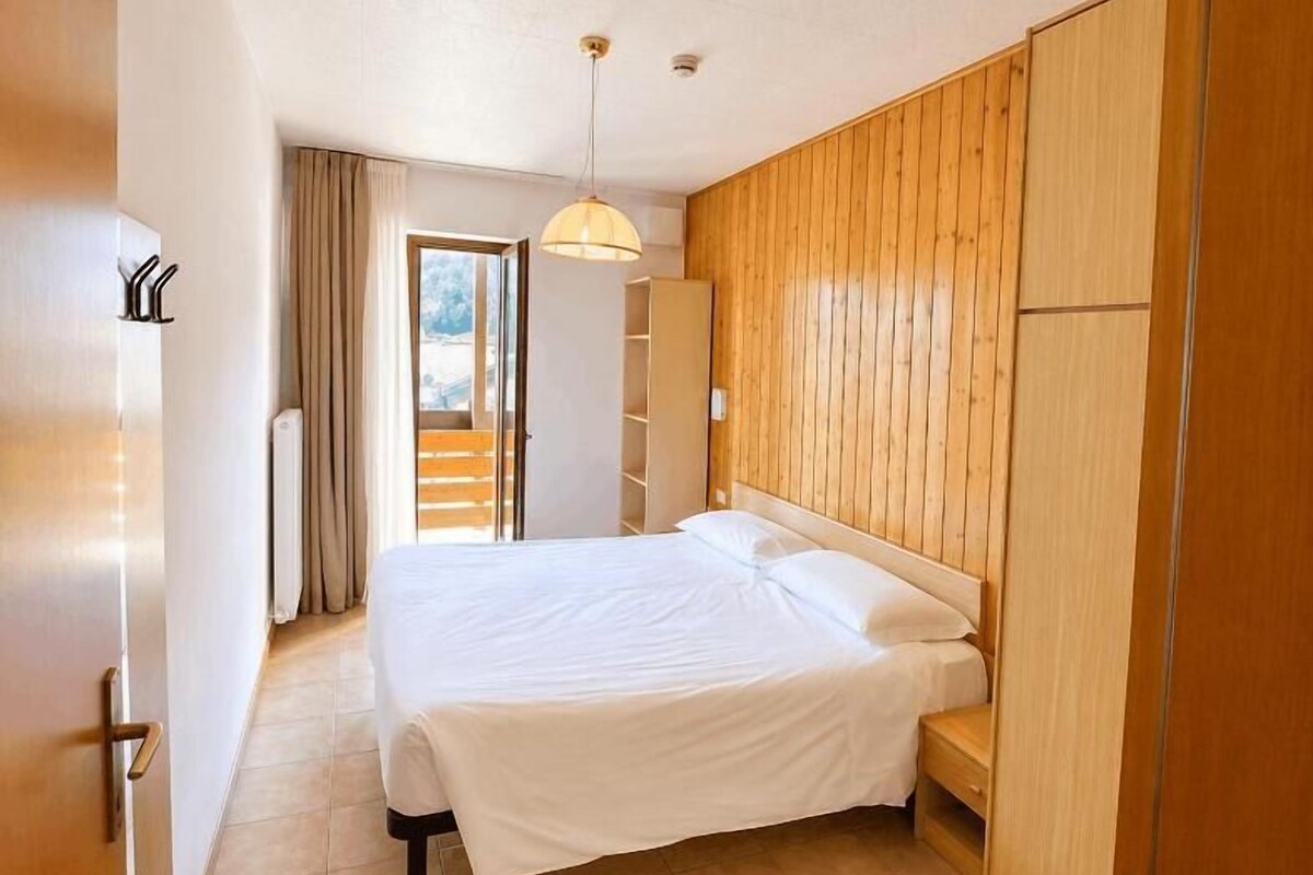Standard Apartment | In-room safe, iron/ironing board, WiFi (free)