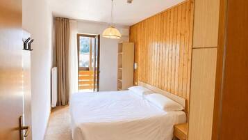 Standard-Apartment | Zimmersafe, Bügeleisen/Bügelbrett, kostenloses WLAN