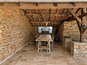 Dining - Le Clos Marguerite, sleeps 6, near Castelnaud Castle (Daglan)