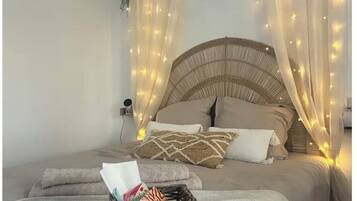 Free WiFi, bed sheets