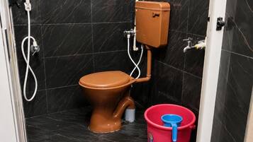 Doppelzimmer, 2 Doppelbetten | Badezimmer