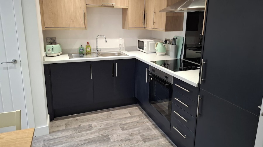 Sleeps2-centrallocation-familyfriendly-newrefurb