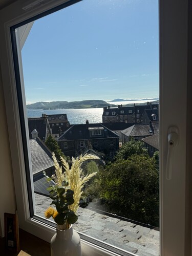 Apartment Sleeps 2 With Sea Views