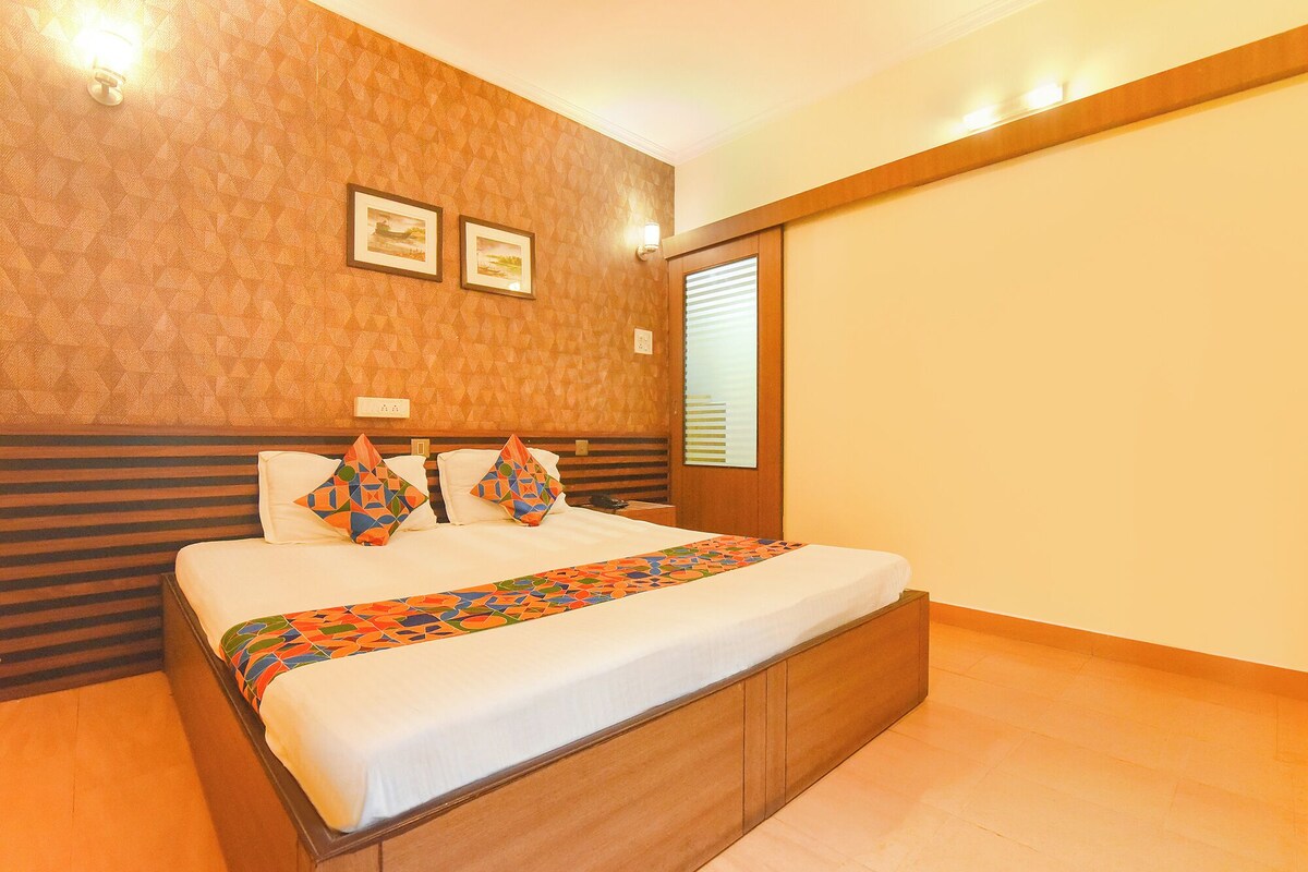 Premium Room | Egyptian cotton sheets, premium bedding, in-room safe, desk