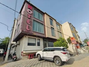 Front of property - Fabhotel Panther (Jaipur)