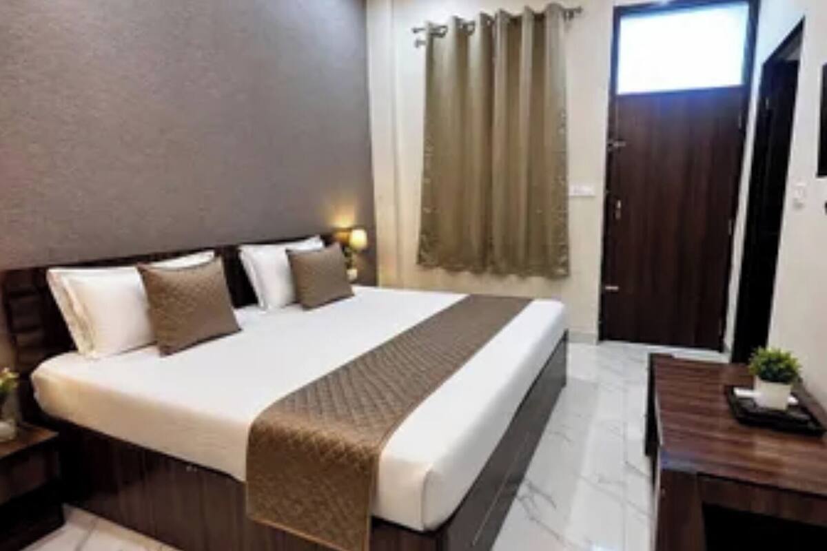 Phòng Deluxe | Bộ trải giường bằng vải cotton Ai Cập, bộ đồ giường cao cấp