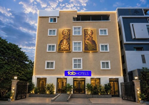 Fabhotel Latitude