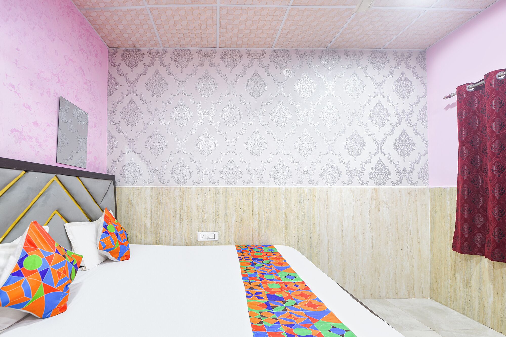 Habitación familiar | Sábanas de algodón egipcio, ropa de cama de alta calidad, caja fuerte