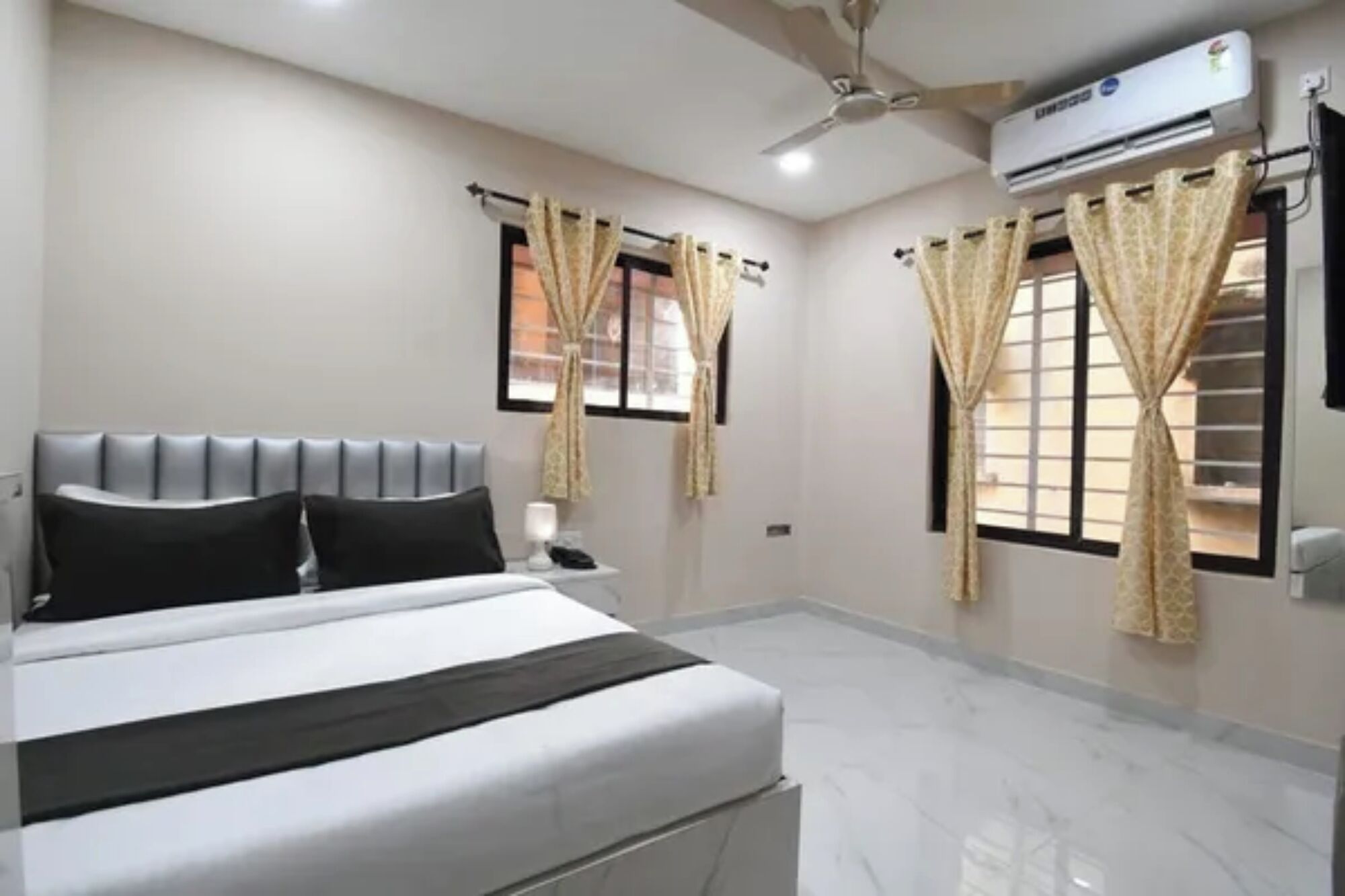 Habitación Deluxe | Sábanas de algodón egipcio, ropa de cama de alta calidad, caja fuerte